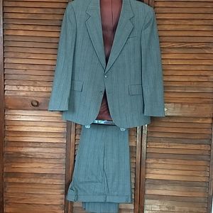 Men's Gray Suit